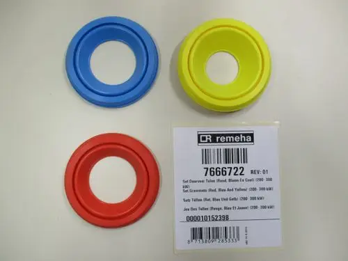 Drei farbige Ringe in Blau, Rot und Gelb auf einem hellen Hintergrund, neben einer Produktkarte von Remeha mit Artikelnummer 7666722 und Beschreibung des Sets.